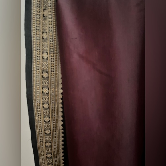 A gorgeous thread work border burgundy black Dupatta wrap shawl scarf 🧣94" long - Picture 3 of 6